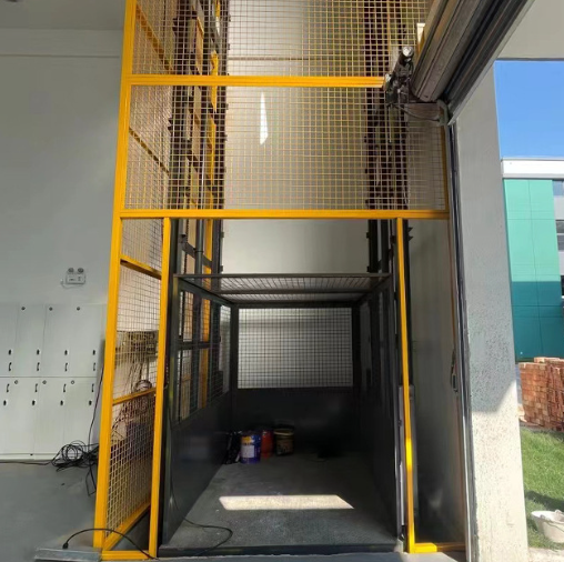 珠海导轨式升降机助力物流园破解运输难题