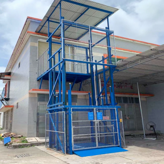 珠海建材厂室外升降货梯安装